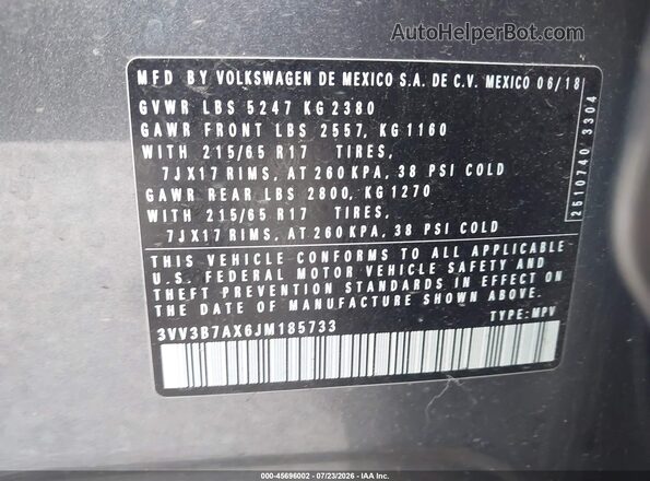 3VV3B7AX6JM185733 2018 VOLKSWAGEN TIGUAN Gray Vista del compartimento del motor