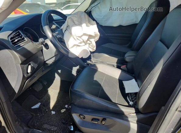 3VV3B7AX6JM210064 2018 VOLKSWAGEN TIGUAN Gray Widok wnętrza z przodu