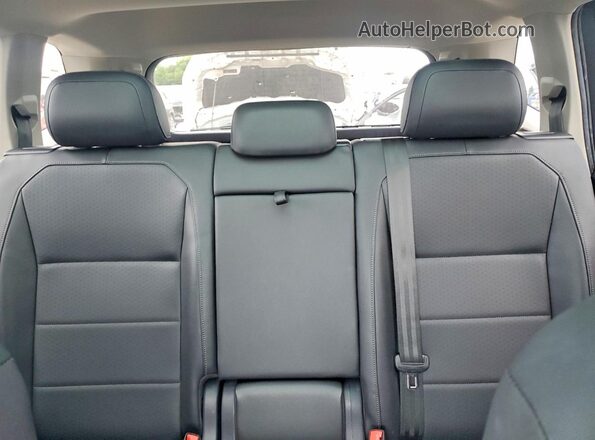 3VV3B7AX6KM032464 2019 VOLKSWAGEN TIGUAN Gray Widok tylnych siedzeń