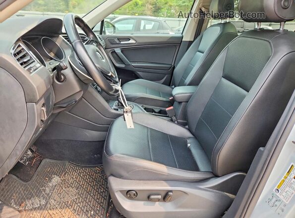3VV3B7AX6KM041455 2019 VOLKSWAGEN TIGUAN White წინა სალონის ხედი