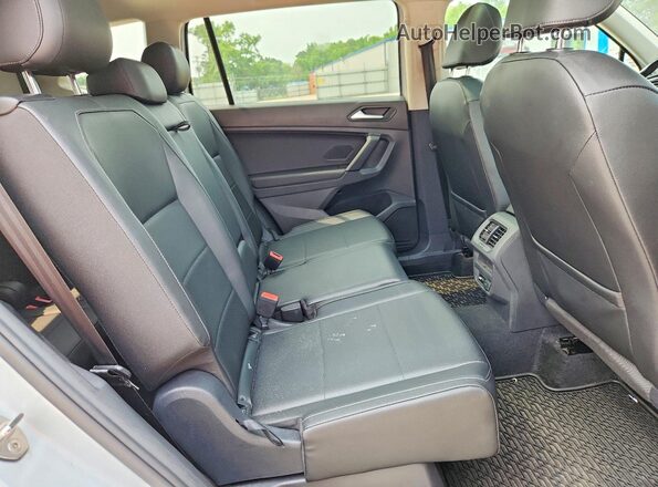 3VV3B7AX6KM041455 2019 VOLKSWAGEN TIGUAN White უკანა სალონის ხედი