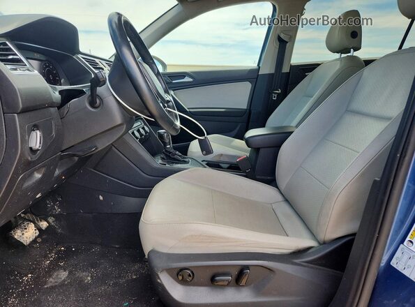 3VV3B7AX6KM062306 2019 VOLKSWAGEN TIGUAN Синий Вид салона спереди
