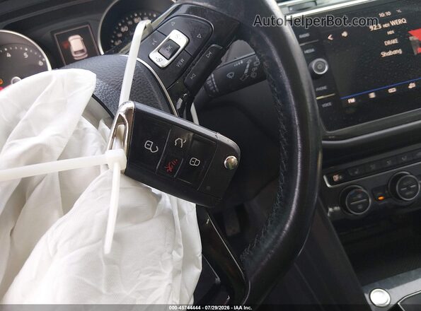 3VV3B7AX6KM136923 2019 VOLKSWAGEN TIGUAN Black Widok deski rozdzielczej