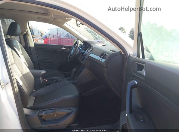 3VV3B7AX6LM101672 2020 VOLKSWAGEN TIGUAN Белый Вид салона спереди