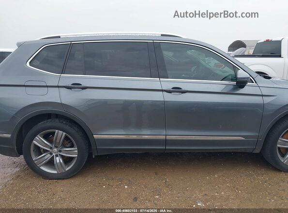 3VV3B7AX6LM163265 2020 VOLKSWAGEN TIGUAN Gray Widok wnętrza z tyłu