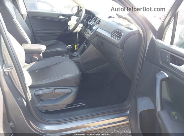 3VV3B7AX6MM096345 2021 VOLKSWAGEN TIGUAN Pewter წინა სალონის ხედი