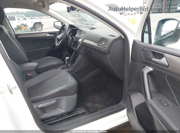 3VV3B7AX6PM071496 2023 VOLKSWAGEN TIGUAN White Front interior view