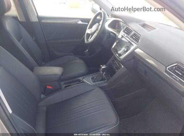 3VV3B7AX6PM114184 2023 VOLKSWAGEN TIGUAN Silver Vista interior delantera
