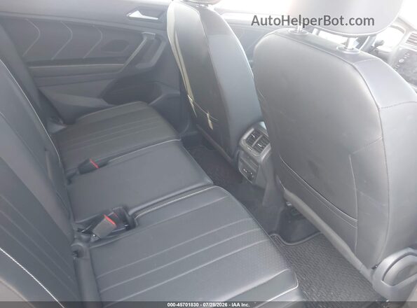 3VV3B7AX6PM114184 2023 VOLKSWAGEN TIGUAN Silver Vista de la etiqueta del VIN