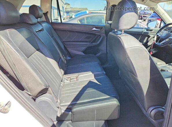 3VV3B7AX6RM044043 2024 VOLKSWAGEN TIGUAN White Vista de los asientos traseros