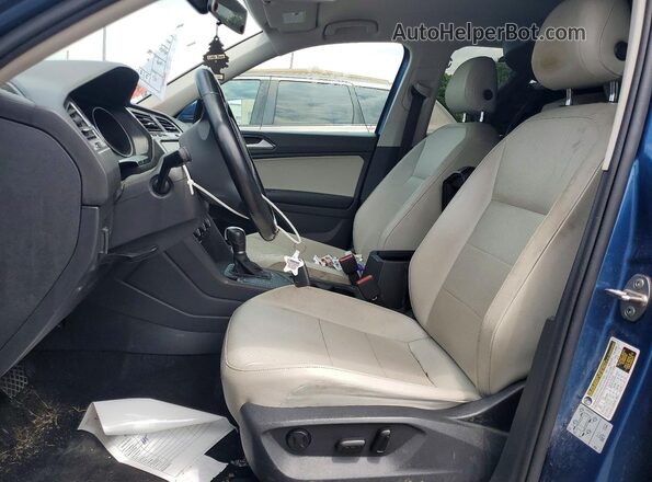 3VV3B7AX7JM000959 2018 VOLKSWAGEN TIGUAN Blue Vista interior delantera
