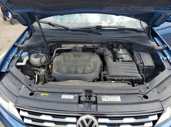 3VV3B7AX7JM000959 2018 VOLKSWAGEN TIGUAN Blue Vista del compartimento del motor