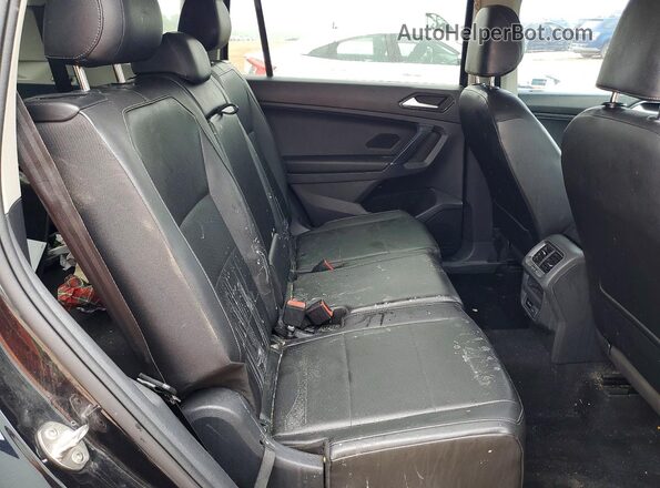 3VV3B7AX7JM003926 2018 VOLKSWAGEN TIGUAN Black Вид задньої частини салону