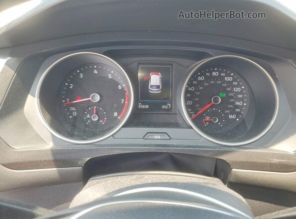 3VV3B7AX7JM073958 2018 VOLKSWAGEN TIGUAN White Vista del cuadro de instrumentos