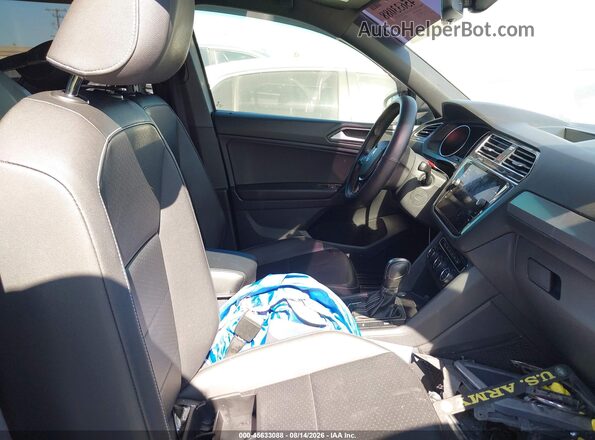 3VV3B7AX7MM013585 2021 VOLKSWAGEN TIGUAN Silver Vista interior delantera