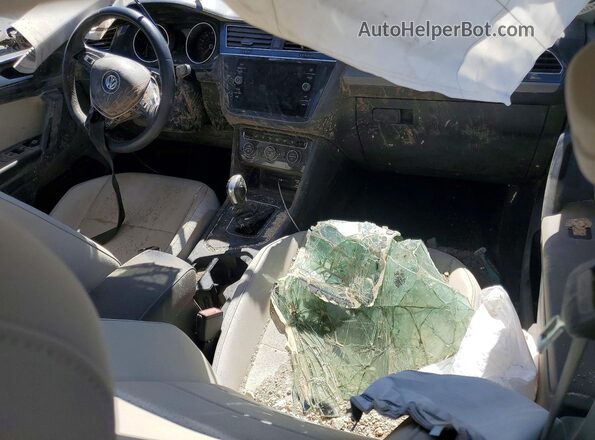 3VV3B7AX7MM057313 2021 VOLKSWAGEN TIGUAN White Vista del salpicadero
