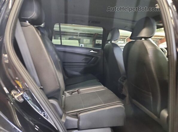 3VV3B7AX7MM086231 2021 VOLKSWAGEN TIGUAN Black Вид задньої частини салону