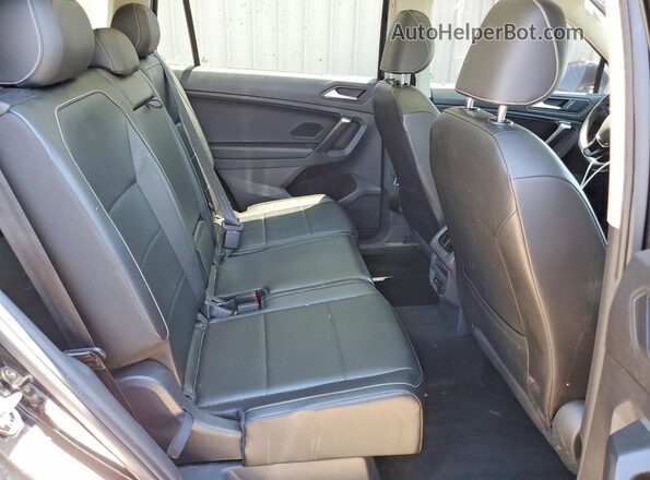 3VV3B7AX7MM099402 2021 VOLKSWAGEN TIGUAN Черный Вид задней части салона