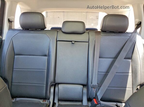 3VV3B7AX7MM099402 2021 VOLKSWAGEN TIGUAN Черный Вид задних сидений