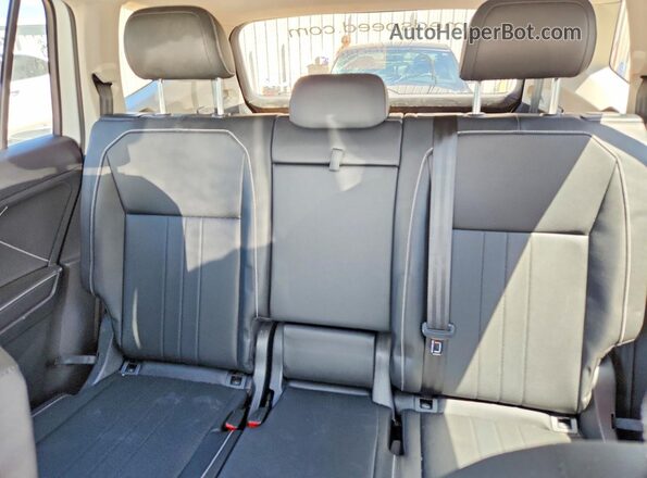 3VV3B7AX7PM041424 2023 VOLKSWAGEN TIGUAN White Widok tylnych siedzeń