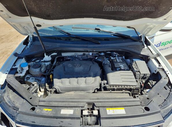 3VV3B7AX7PM041424 2023 VOLKSWAGEN TIGUAN White Widok komory silnika