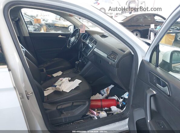 3VV3B7AX8JM183286 2018 VOLKSWAGEN TIGUAN White Սալոնի դիմացի տեսք