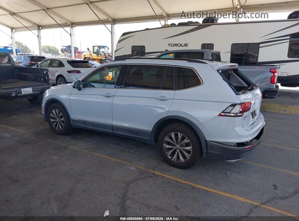 3VV3B7AX8JM183286 2018 VOLKSWAGEN TIGUAN White Սալոնի 360 աստիճան տեսք