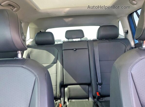 3VV3B7AX8KM052747 2019 VOLKSWAGEN TIGUAN Blue Вид задніх сидінь