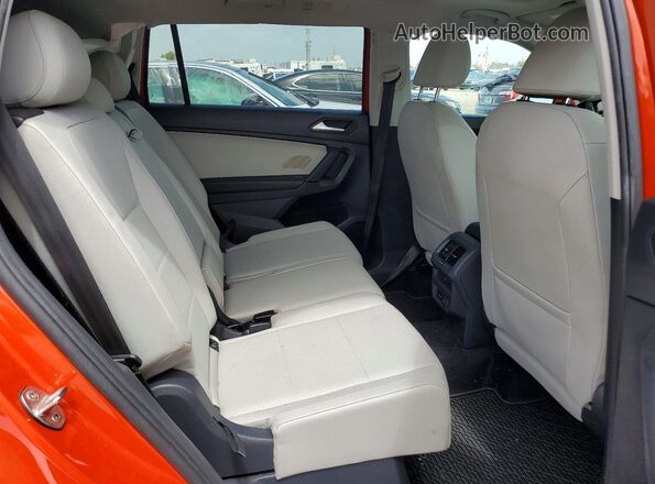 3VV3B7AX8KM094917 2019 VOLKSWAGEN TIGUAN Orange Vista de los asientos traseros