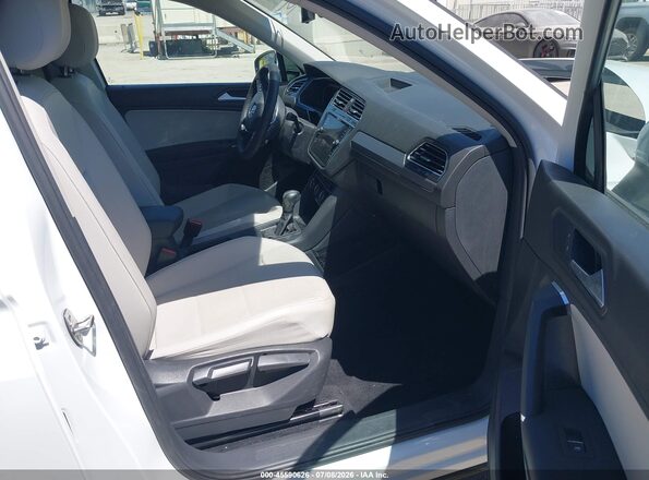 3VV3B7AX8LM003579 2020 VOLKSWAGEN TIGUAN White Widok wnętrza z przodu