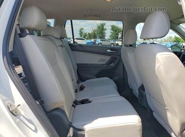 3VV3B7AX8LM032600 2020 VOLKSWAGEN TIGUAN White Vista interior trasera