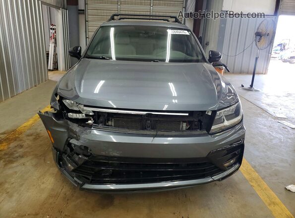 3VV3B7AX8LM162473 2020 VOLKSWAGEN TIGUAN Gray Widok z przodu