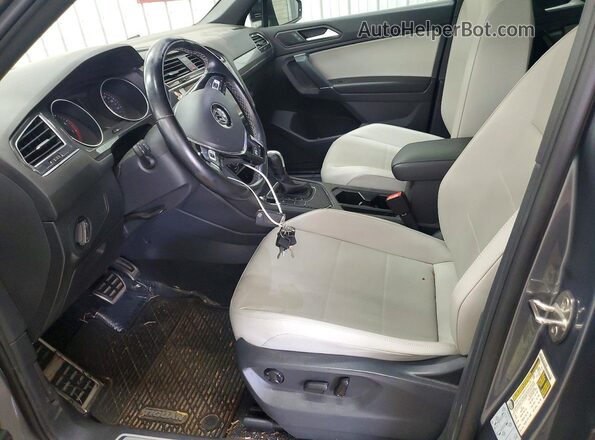 3VV3B7AX8LM162473 2020 VOLKSWAGEN TIGUAN Gray Widok wnętrza z przodu