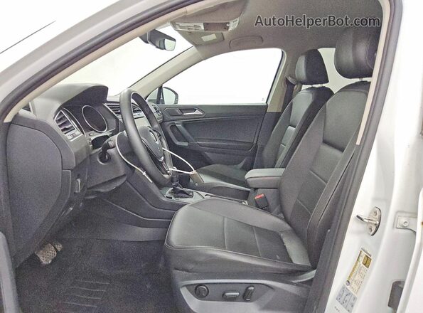 3VV3B7AX8LM182576 2020 VOLKSWAGEN TIGUAN White Vista interior delantera