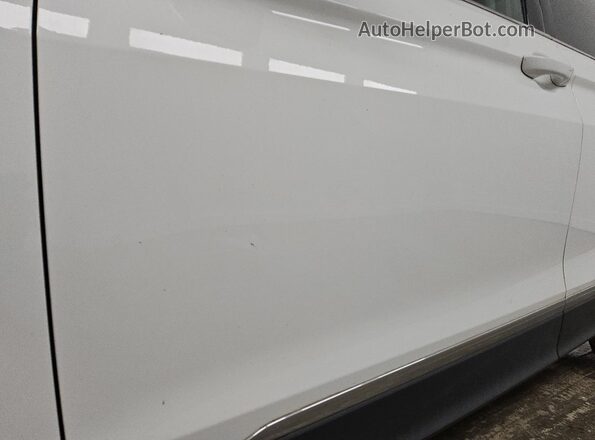 3VV3B7AX8LM182576 2020 VOLKSWAGEN TIGUAN White 