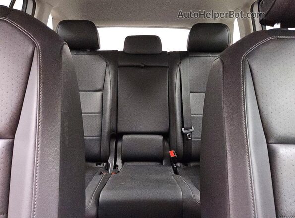 3VV3B7AX8LM182576 2020 VOLKSWAGEN TIGUAN White Vista de los asientos traseros