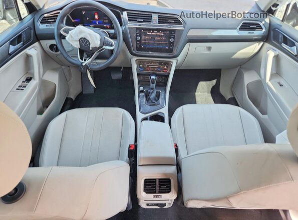 3VV3B7AX8PM045675 2023 VOLKSWAGEN TIGUAN Синий Вид панели приборов