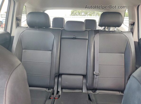 3VV3B7AX9JM029914 2018 VOLKSWAGEN TIGUAN White Vista de los asientos traseros