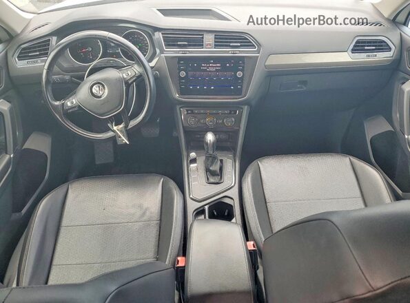 3VV3B7AX9JM029914 2018 VOLKSWAGEN TIGUAN White Vista del salpicadero