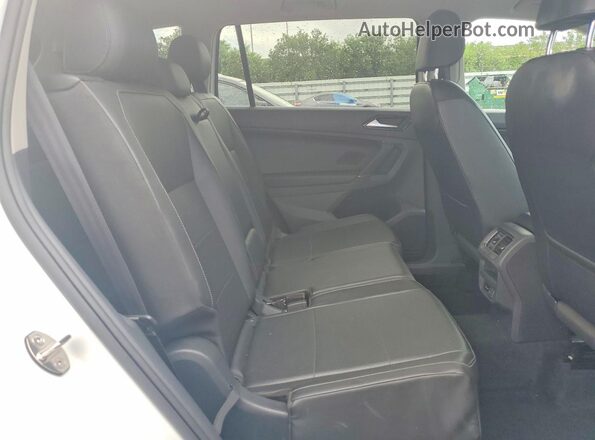 3VV3B7AX9JM029914 2018 VOLKSWAGEN TIGUAN White Vista interior trasera