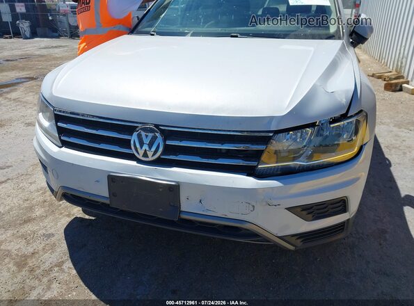 3VV3B7AX9JM047457 2018 VOLKSWAGEN TIGUAN White Widok z przodu