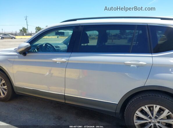 3VV3B7AX9JM047457 2018 VOLKSWAGEN TIGUAN White Widok wnętrza 360 stopni