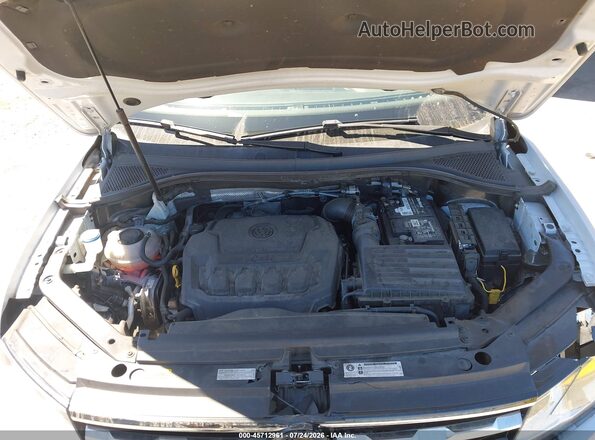 3VV3B7AX9JM047457 2018 VOLKSWAGEN TIGUAN White Widok z tyłu