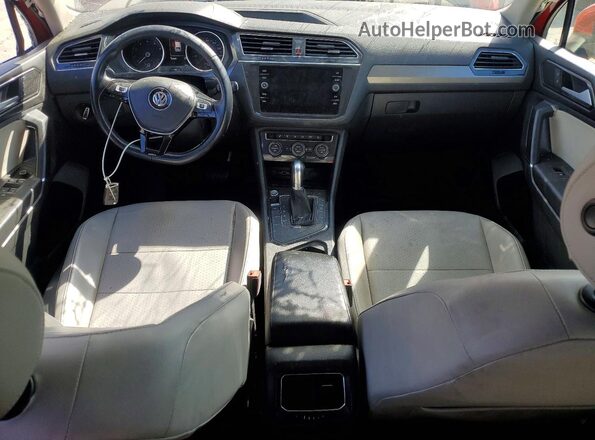 3VV3B7AX9JM162981 2018 VOLKSWAGEN TIGUAN Orange Widok deski rozdzielczej