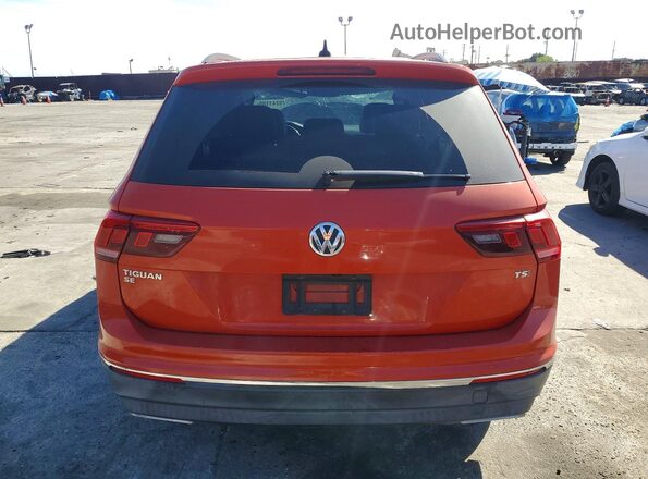 3VV3B7AX9JM162981 2018 VOLKSWAGEN TIGUAN Orange Widok z tyłu