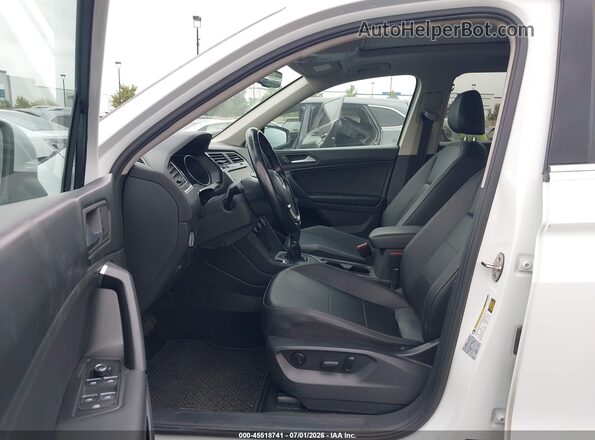 3VV3B7AX9KM193097 2019 VOLKSWAGEN TIGUAN White წინა სალონის ხედი