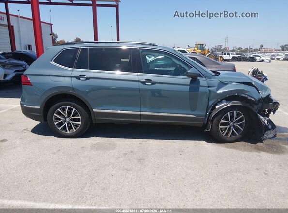 3VV3B7AX9LM058378 2020 VOLKSWAGEN TIGUAN Blue Rear interior view