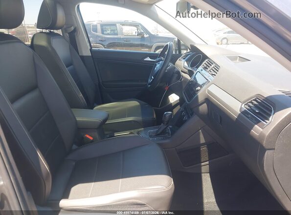 3VV3B7AX9MM058446 2021 VOLKSWAGEN TIGUAN Gray წინა სალონის ხედი