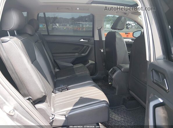 3VV3B7AX9NM062711 2022 VOLKSWAGEN TIGUAN Silver Vista de la etiqueta del VIN