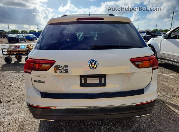 3VV3B7AXXJM171818 2018 VOLKSWAGEN TIGUAN White Вид ззаду
